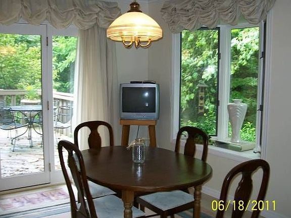 Breakfast Rm 14'x9'4"