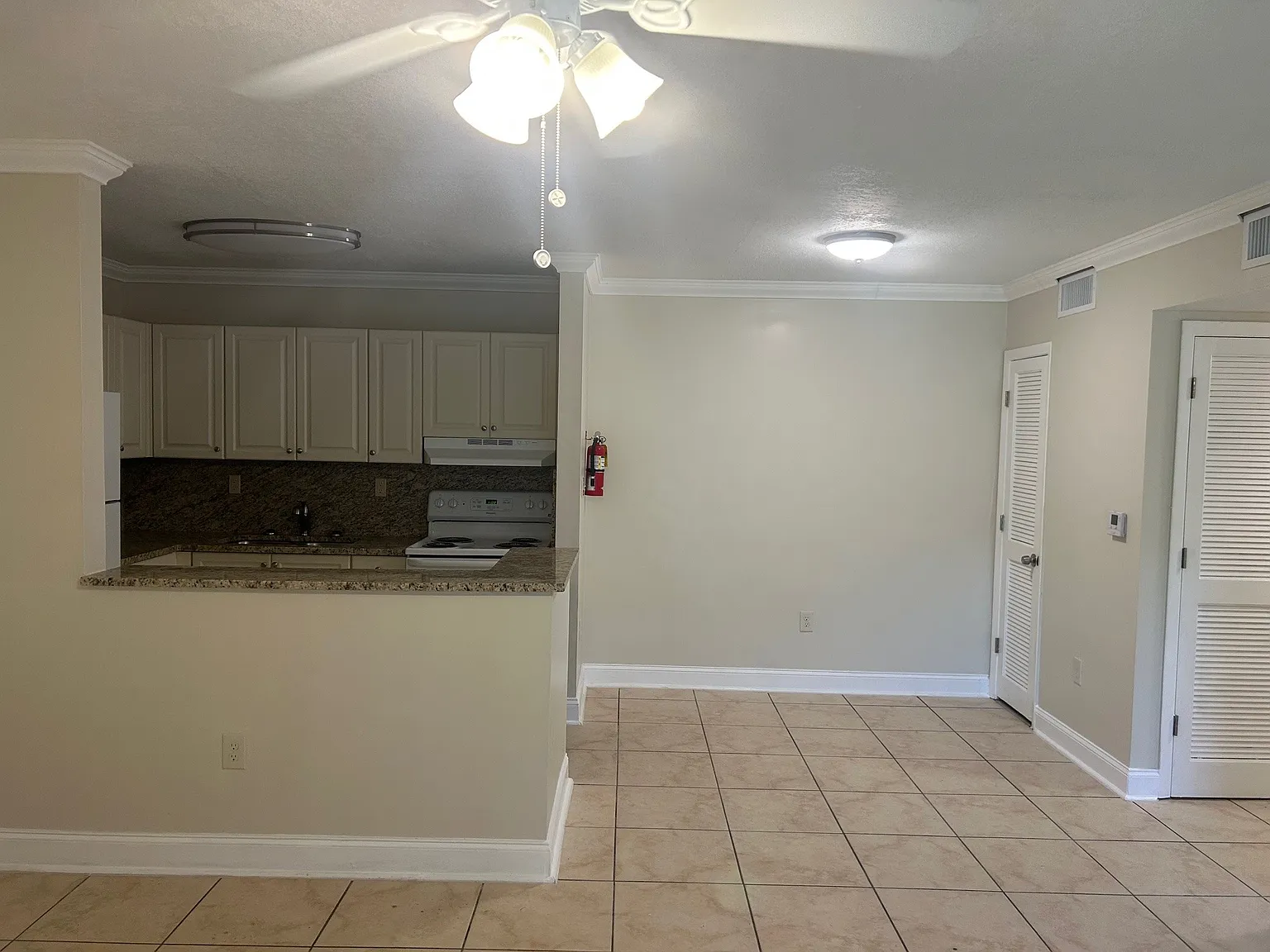 College Gardens Apartments — Photo 1