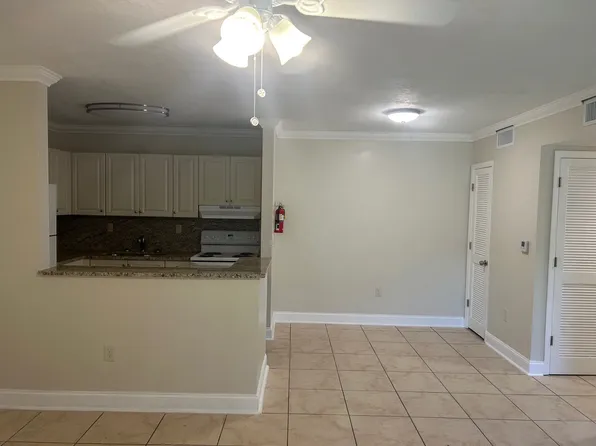College Gardens Apartments