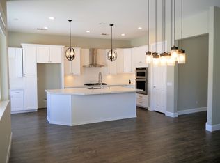 10293 Silverberry St, Apple Valley, CA 92308