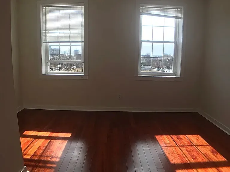 2631 W Girard Ave — Photo 17
