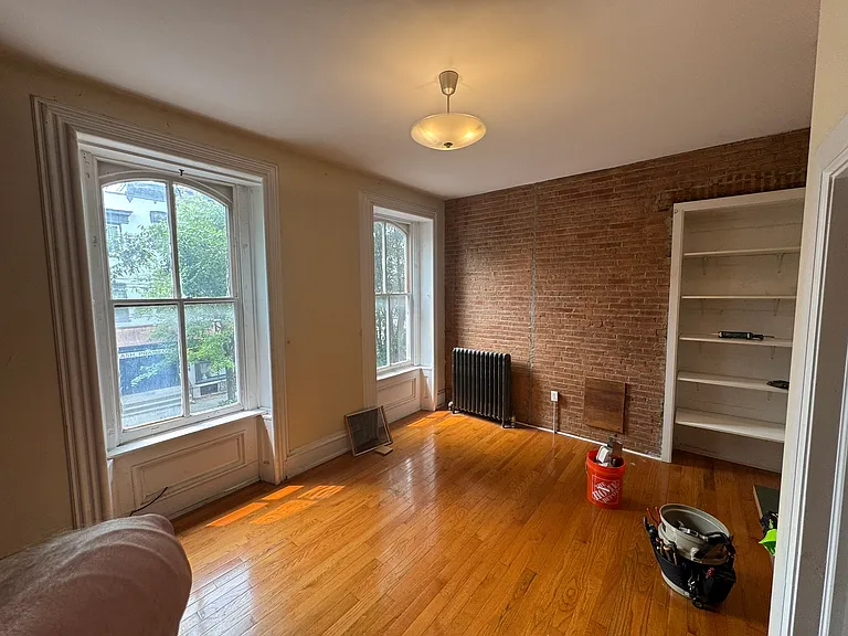 213 E King St #5 — Photo 7