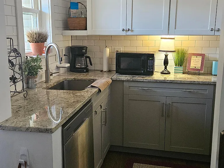 415 W 7th St #F — Photo 9