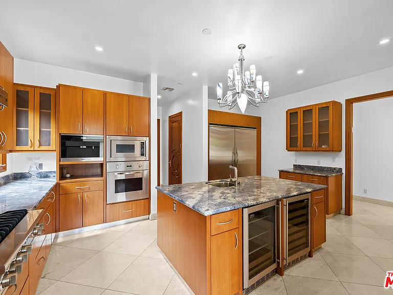 9033 Cresta Dr — Photo 16