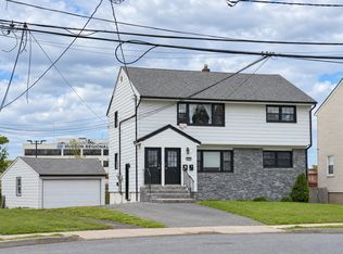 663 9th St FLOOR 2, Secaucus, NJ 07094