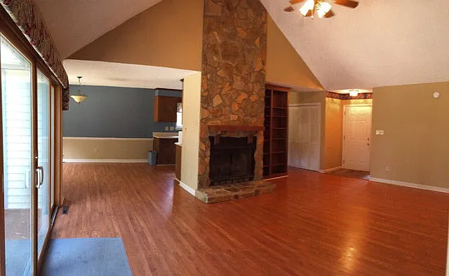 210 Suffolk Dr — Photo 12