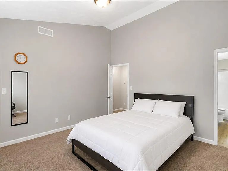 940 Tree Creek Blvd — Photo 28
