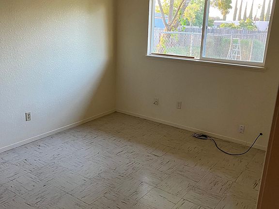 2nd image of 1719 Ash Way