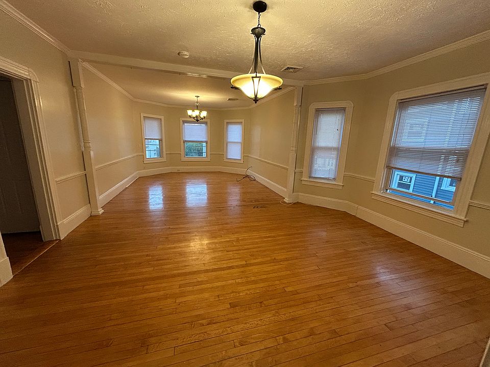 1st image of 74 Weston St #2