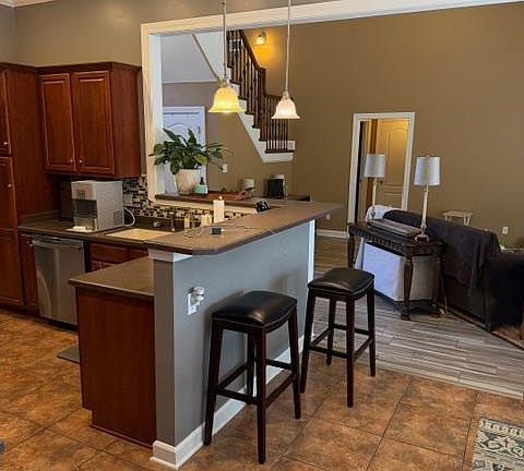 5th image of 5909 Friendship Cir