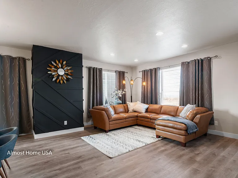 572 W Lewski Ln — Photo 15