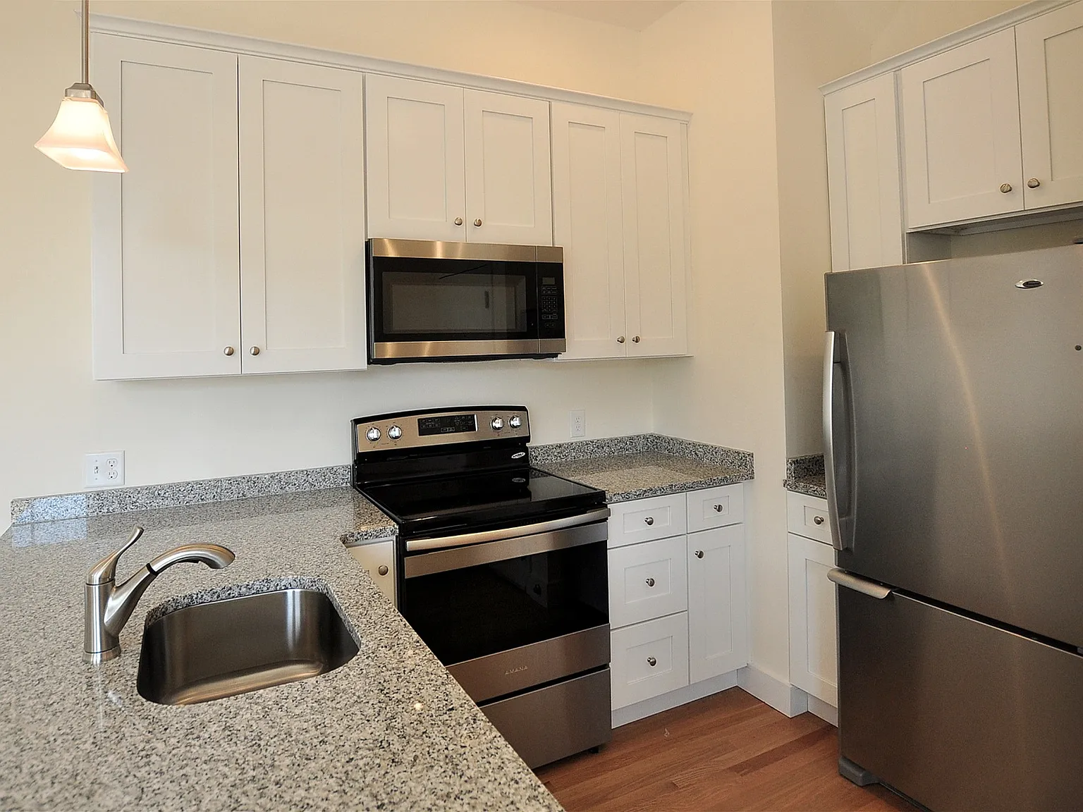 3 bed, $6,500 — Photo 3