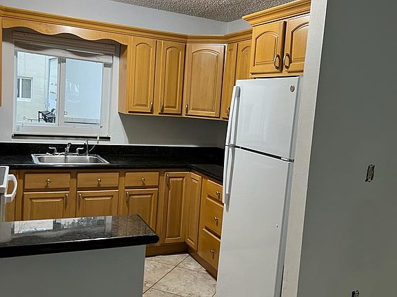 2nd image of 1650 W 44th Pl #119