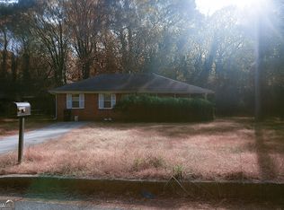 1394 Oakview Cir, Forest Park, GA 30297