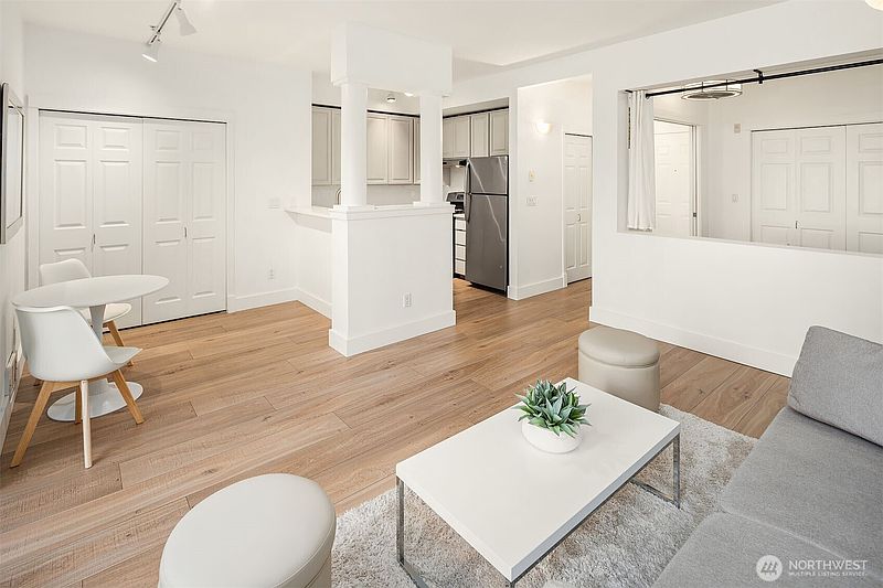 4th image of 10042 Main Street #206