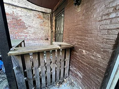 221 Lancaster St — Photo 8