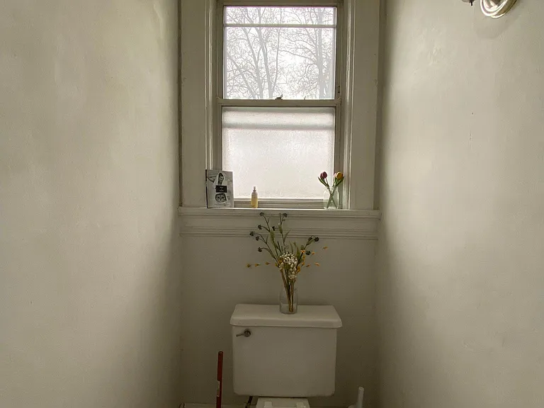 3945 Regent Ave — Photo 11