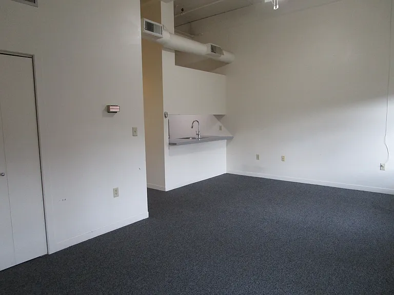 411 Main St #209 — Photo 4