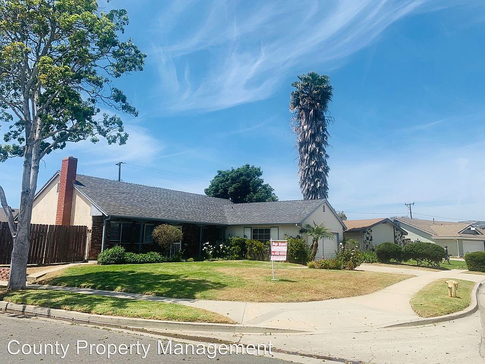 1st image of 1409 Loma Dr