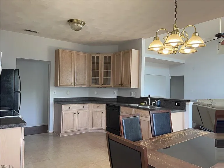 1837 Heald Way — Photo 23