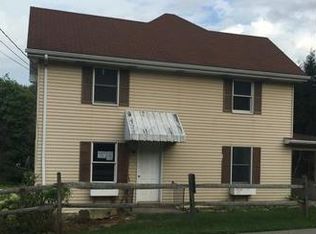 1034 Lux Rd, Jeannette, PA 15644