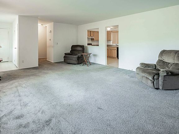 5th image of 16 Hamilton Ct