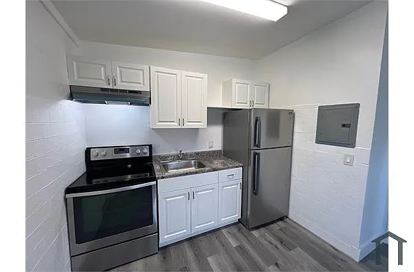 Building Photo - 320 NE 13th Ave #10