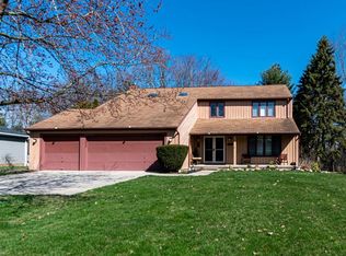 34725 Ada Dr, Solon, OH 44139