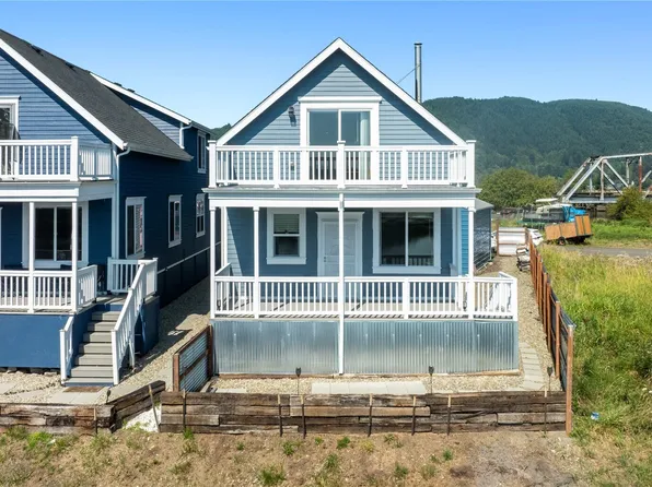 346 Island Lane, Raymond, WA 98577