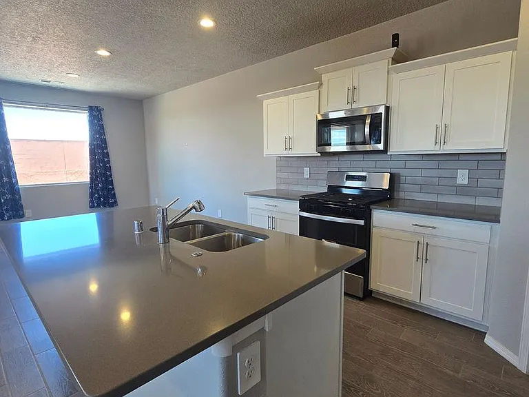 3209 Tazanita Loop SE — Photo 11