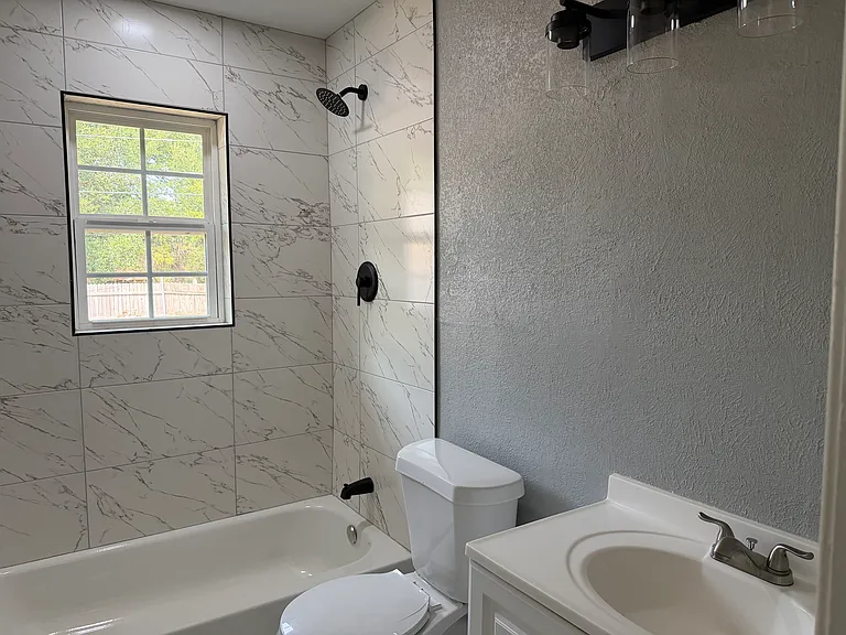 2506 Normont Cir — Photo 15