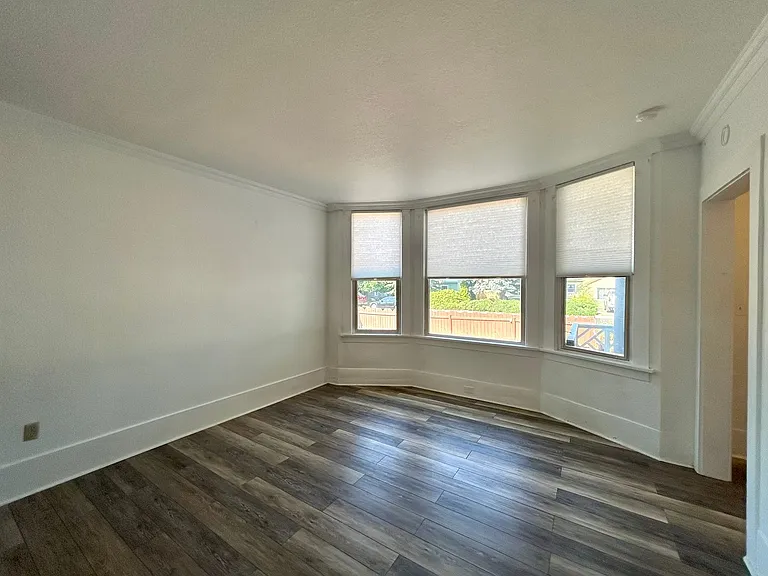 304 S Anderson St — Photo 4
