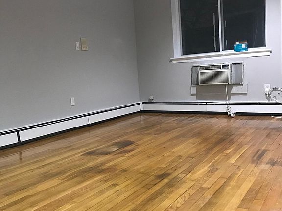 4th image of 1059 Huntington Ave #3