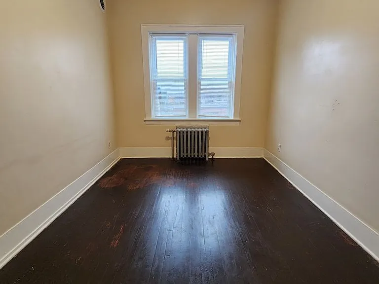 401 Ridgeway Ave — Photo 2