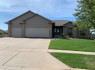 7004 S High Cross Trl, Sioux Falls, SD 57108