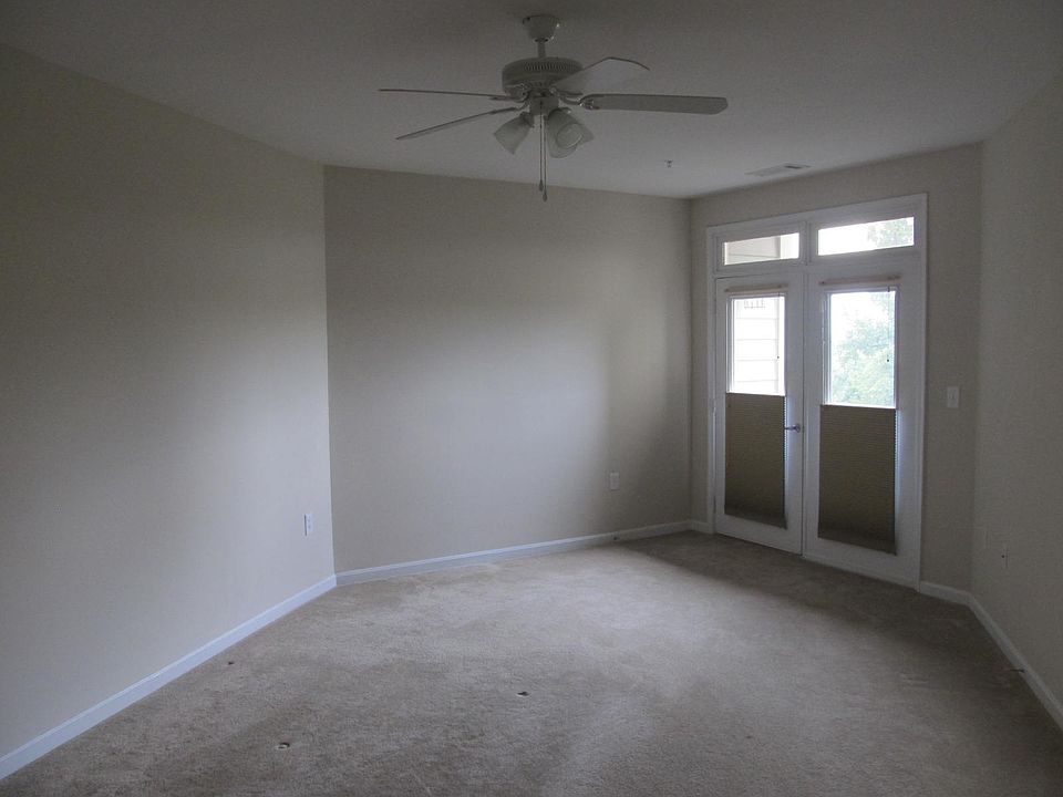 Master BR w/balcony deck