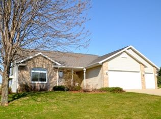 2979 Scotland Pkwy, Sun Prairie, WI 53590