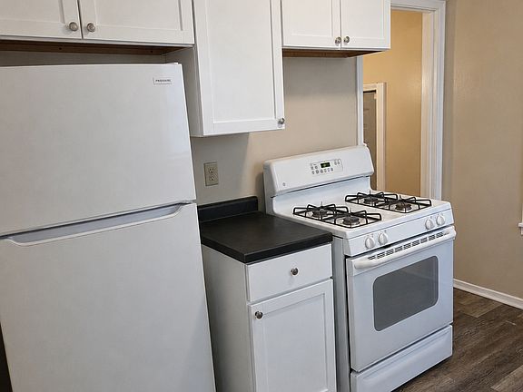 3rd image of 1839 Oliver Ave N