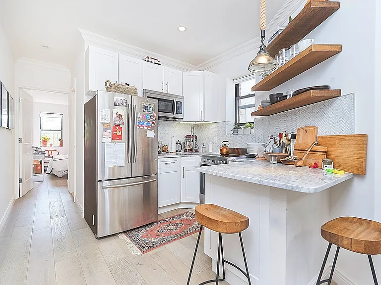 370 Baltic St #2R — Photo 6