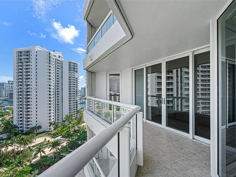 21055 Yacht Club Dr #1903 — Photo 42