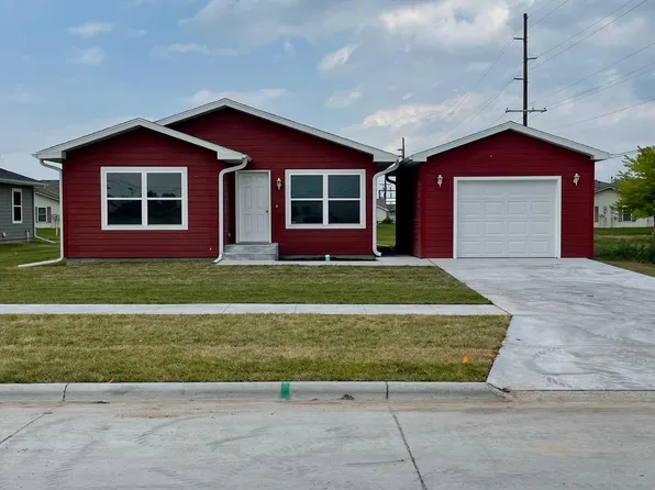 1018 Washington St, Gothenburg, NE 69138