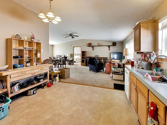 3rd image of 315 3rd St