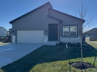 19631 W 195th Pl, Spring Hill, KS 66083