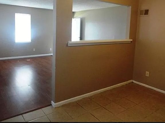 5th image of 11001 NW Lema Dr APT A