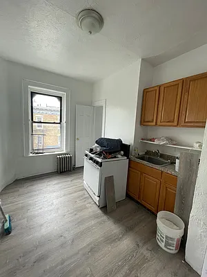 Rented by City Express Realty & Management Corp | media 8