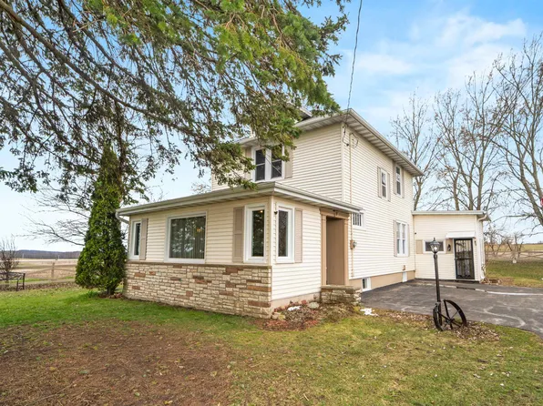 N6466 Hickory Rd, Saint Cloud, WI 53079
