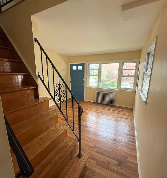Rich St — Photo 1