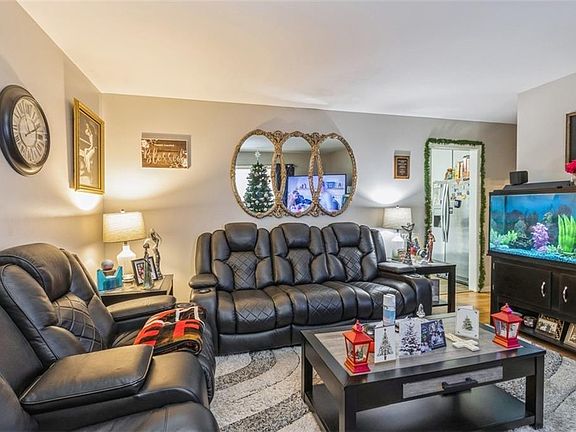 5th image of 10325 Horton Dr