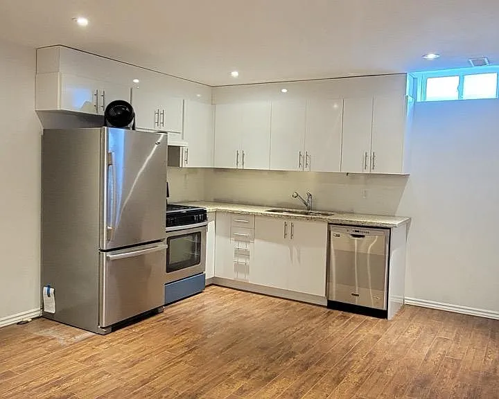 8 Vipond Way #1 — Photo 9