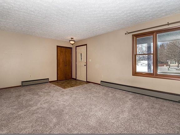 3rd image of 3230 Forest Dr